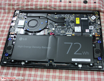 LG Ultra PC 14: batteriet är inte fastlimmat.