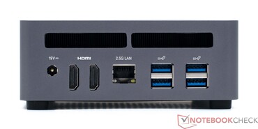 Baksida: DC 19V, 2x HDMI 2.1, RJ45 2.5G, 4x USB3.2 Gen2 Typ-A