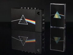 Samlarboxen ”We Are Rewind x Pink Floyd” innehåller en kassettspelare i begränsad upplaga och 50-årsjubileumsutgåvan av The Dark Side of the Moon.