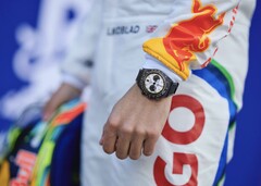 Tudor Black Bay Chrono Carbon 26-klockan har en vattentålighet på 200 m (660 ft)