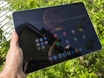 Oppo Pad 4 Pro: Visning utomhus