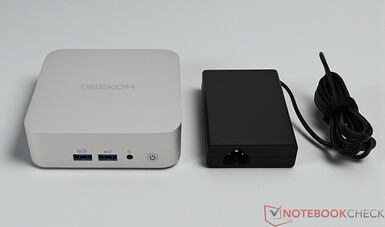 Geekom A8 med strömförsörjningsenhet (19 V; 6,32 A)