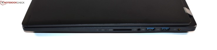 Höger: SD-kortläsare, kombinerat ljud, 2x USB 3.0 Typ A, laddningsport