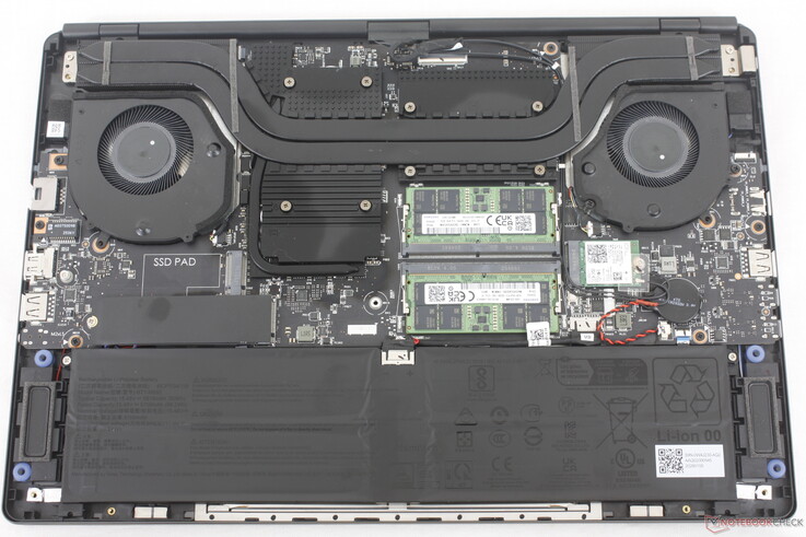 2026 Stealth 16 har stöd för upp till två PCIe4 x4 NVMe 2280 SSD-enheter och två DDR5 SODIMM-moduler
