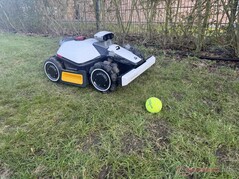 Detektering och undvikande av hinder fungerade bra i testet.