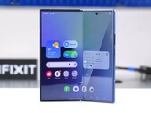 iFixits nedmontering indikerar att Samsung Galaxy Z Fold 7 är mycket svår att reparera. (Bildkälla: iFixit)