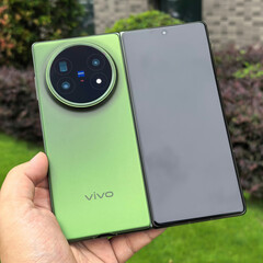 Vivo X Fold5 i en av sina tre lanseringsfärger. (Bildkälla: via Shido Tatushiko)