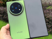 Vivo X Fold5 i en av sina tre lanseringsfärger. (Bildkälla: via Shido Tatushiko)