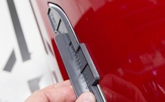 En Tesla dörrhandtagsenhet. (Bildkälla: Tesla)