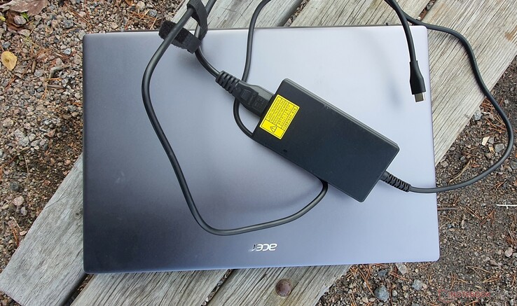 USB-C-laddaren från Delta Electronics levererar 100 watt