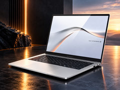 Asus ExpertBook A7 har en 14-tums OLED-skärm med 120 Hz