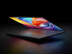 Asus har utrustat enheten med en haptisk pekplatta och ett tangentbord med ett tangenttryck på 1,7 mm.