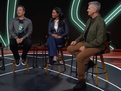 Phil Spencer (vänster), Sarah Bond (mitten) och Matt Booty (höger) i en Xbox-podcast. (Bildkälla: Xbox på YouTube)
