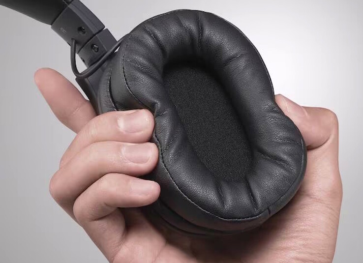 Hörlurarna Yamaha YH-L500A har mjuka öronkuddar som gör dem bekväma att bära. (Bildkälla: Yamaha)