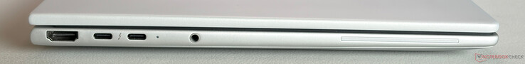 Vänster: HDMI 2.1, 2x USB-C 4.0 med Thunderbolt 4 (40 Gbps, DisplayPort 2.1, strömförsörjning), 3,5 mm stereokontakt