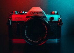 Canon EOS R8 Mark II förväntas ha en design som är inspirerad av Canon AE-1.