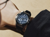 Casio G-Steel GST-B1000D-2A med blå urtavla, som visas på bilden, finns nu att köpa i USA.