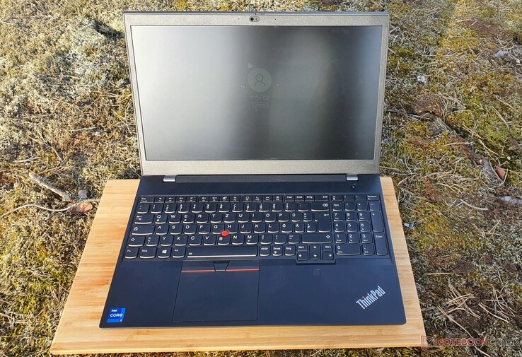 Lenovo_ThinkPad_P15v_Gen2