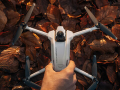 Antigravity A1 har också infällbara landningsställ för att förhindra att den nedre kameralinsen repas. (Bildkälla: Antigravity)