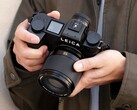 Det nya Leica Summilux är betydligt mindre och billigare än sin föregångare.