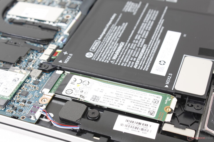 Systemet stöder endast en enda intern M.2 2280 SSD