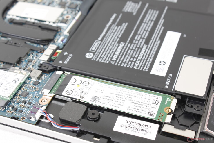 Systemet stöder endast en enda intern M.2 2280 SSD