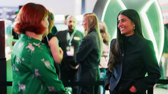 En bild på Xbox-vd:n Asha Sharma som talar med BBC