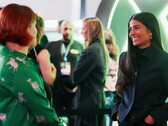 En bild på Xbox-vd:n Asha Sharma som talar med BBC
