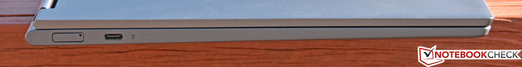 Vänster: Nano SIM-plats, USB Typ C 3.0 Gen 1 (strömförsörjning)