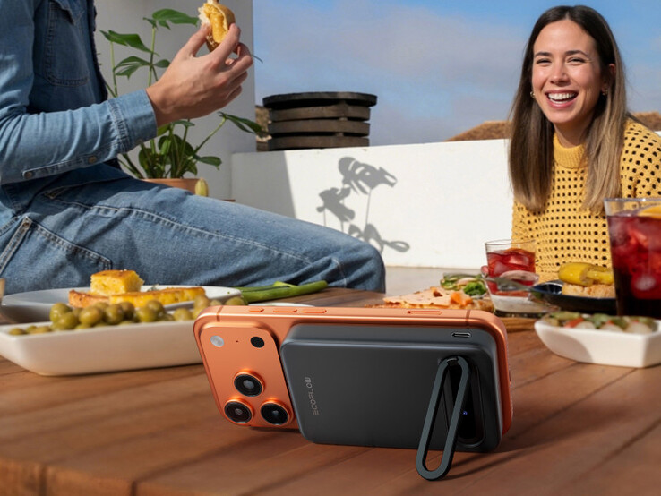 Rapid Mag 15W Qi2 Power Bank har ett inbyggt kickstand för handsfree-användning. (Bildkälla: EcoFlow)