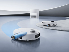 Dreames robotdammsugare Aqua10 Roller (bilden) är billigare än Aqua10 Ultra Roller. (Bildkälla: Dreame)