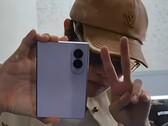 BTS-sångaren J-Hope har redan setts hålla Samsung Galaxy Z Fold8 framför kameran.