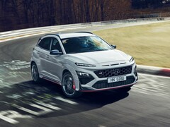 Hyundai Kona N prestanda-SUV kör på en racerbana. (Bildkälla: Hyundai)
