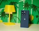 Snygg, inte för tung, med långvarig hållbarhet: Motorola Moto G86 Power ger sina användare verklig självständighet. (Bildkälla: Notebookcheck)