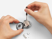 Batteriet i Google Pixel Watch 4 sägs vara relativt enkelt att byta ut. (Bildkälla: Google)