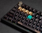 Keychron Black Myth Wukong trådlöst mekaniskt tangentbord - vy uppifrån med artisan escape-tangent och accentknappar