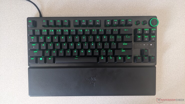 Razer Huntsman V3 Pro TKL 8KHz vy uppifrån med handledsstöd