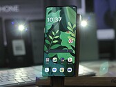 Motorola Edge 50 Pro smartphone recension - Se världen i Pantone-färger