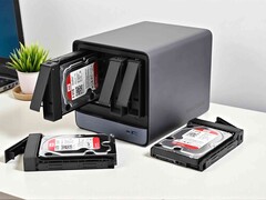 Minisforum lanserar en efterföljare till N5 Pro som visas här. (Bildkälla: Sebastian Bade, Notebookcheck)