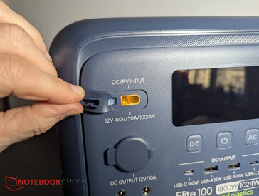 En solcellsingång stöder upp till 1.000 W. En andra är att föredra.