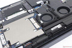 Pro Max 16 Plus är en av de få moderna bärbara datorer som levereras med ett löstagbart grafikkort som kallas DGFF eller Dell Graphics Form Factor (Bildkälla: Notebookcheck)