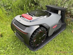 Mova LiDAX Ultra 1200 i sin laddningsstation