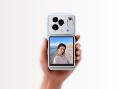 Vivo X500 med tillbehöret Snap Screen och ett magnetiskt skal.