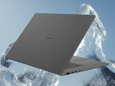 Den nya Zenbook A16 kommer i en finish i Iceland Grey.