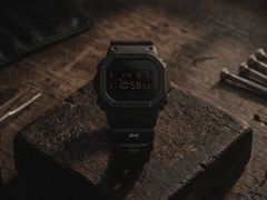 Den helt svarta Casio G-Shock DW-5600UMC26-1DR-samarbetsklockan, se bild.