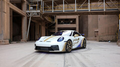 Porsches 911 GT3 gör 0-100 km/h på 3,4 sekunder, med en toppfart på 311 km/h och 503 hästkrafter.