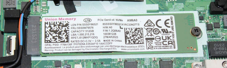 En PCIe 4 SSD fungerar som systemlagring.
