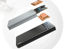 Kylelementen är integrerade i höljet på Carbo 10000 Gen 2. (Bildkälla: Nitecore)