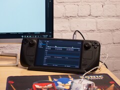 En smartphone kan användas som en Bluetooth-ljudkälla för Steam Deck, vilket gör att spelljud, musik, videor och samtal kan spelas upp i samma hörlurar.