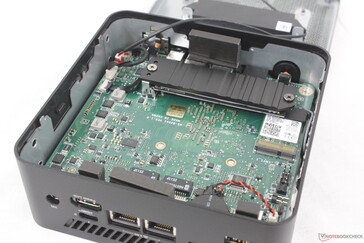 Endast M.2 2280 SSD och WLAN-modulen är löstagbara